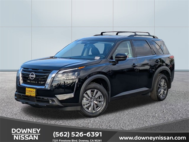 2025 Nissan Pathfinder SV's photo