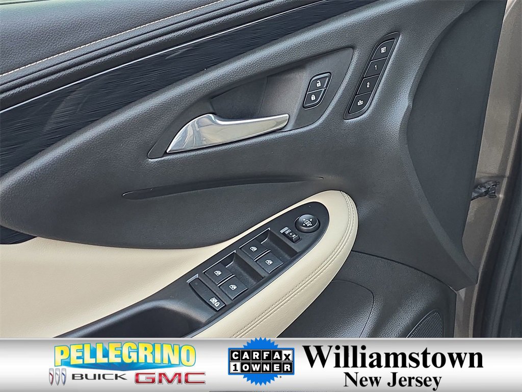 2017 Buick Envision Essence photo 21