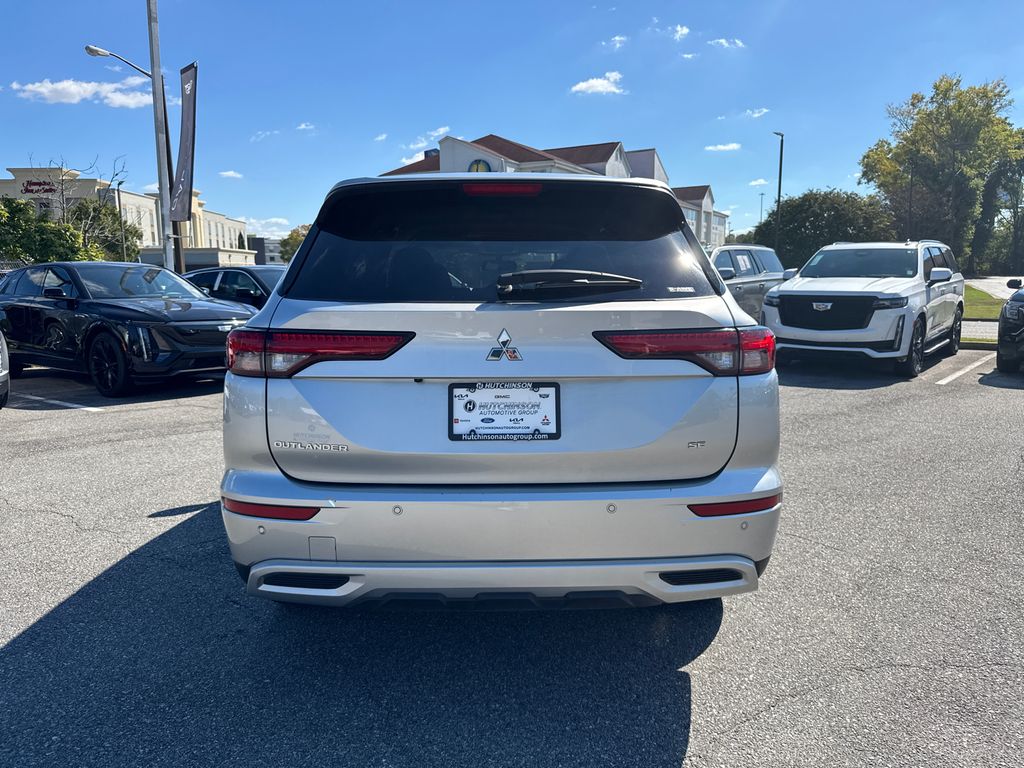 2024 Mitsubishi Outlander SE photo 4