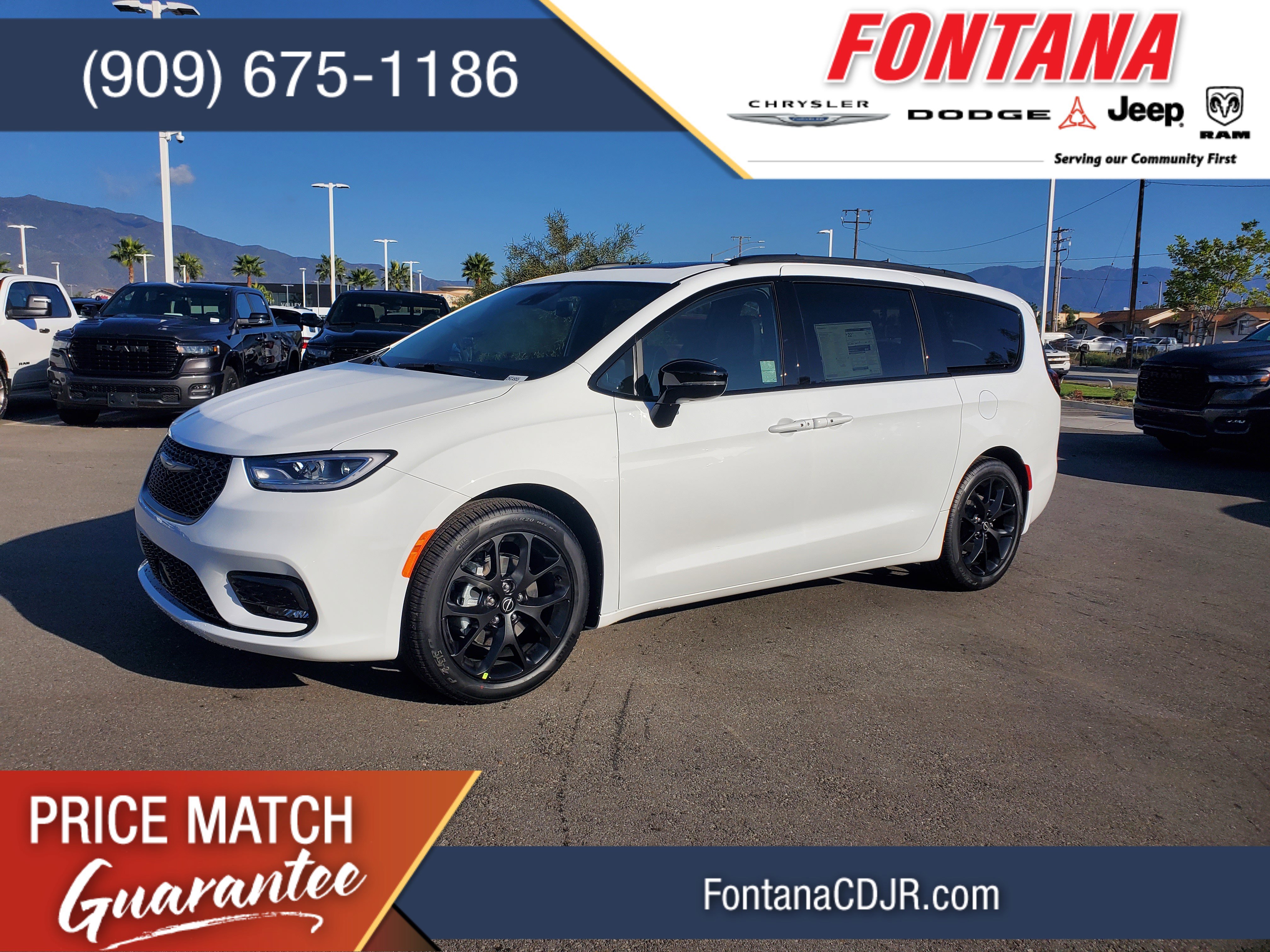 2026 Chrysler Pacifica Limited's photo