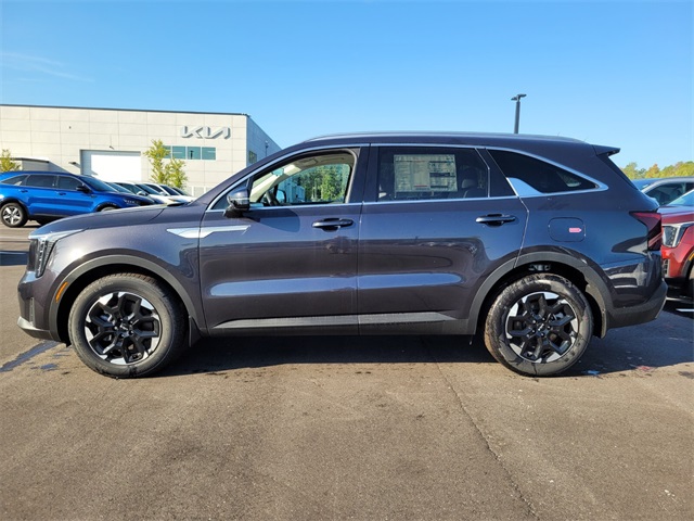 2025 Kia Sorento S photo 4