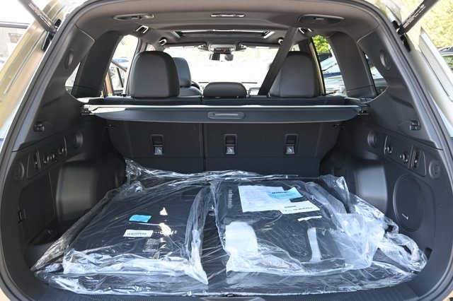 2025 Subaru Forester Touring photo 17