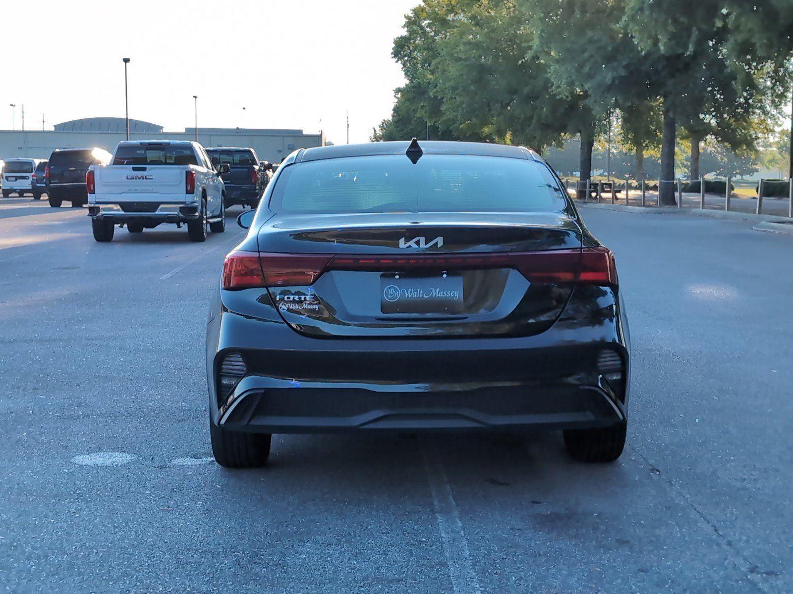 2023 Kia Forte LXS photo 4