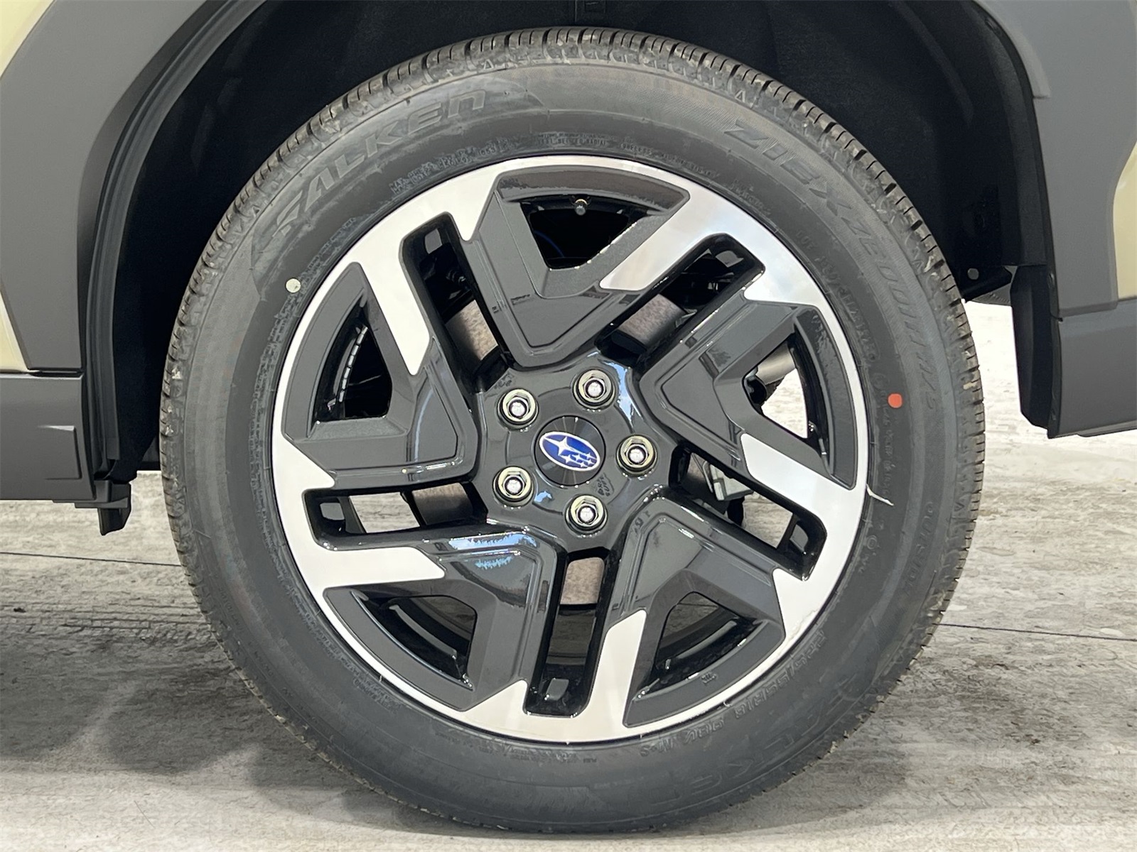 2025 Subaru Forester Premium photo 10