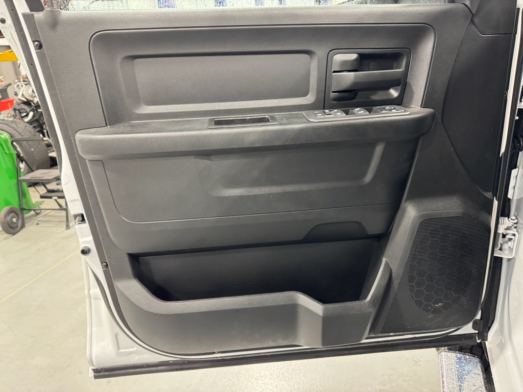 2025 Ram 3500 Tradesman photo 21