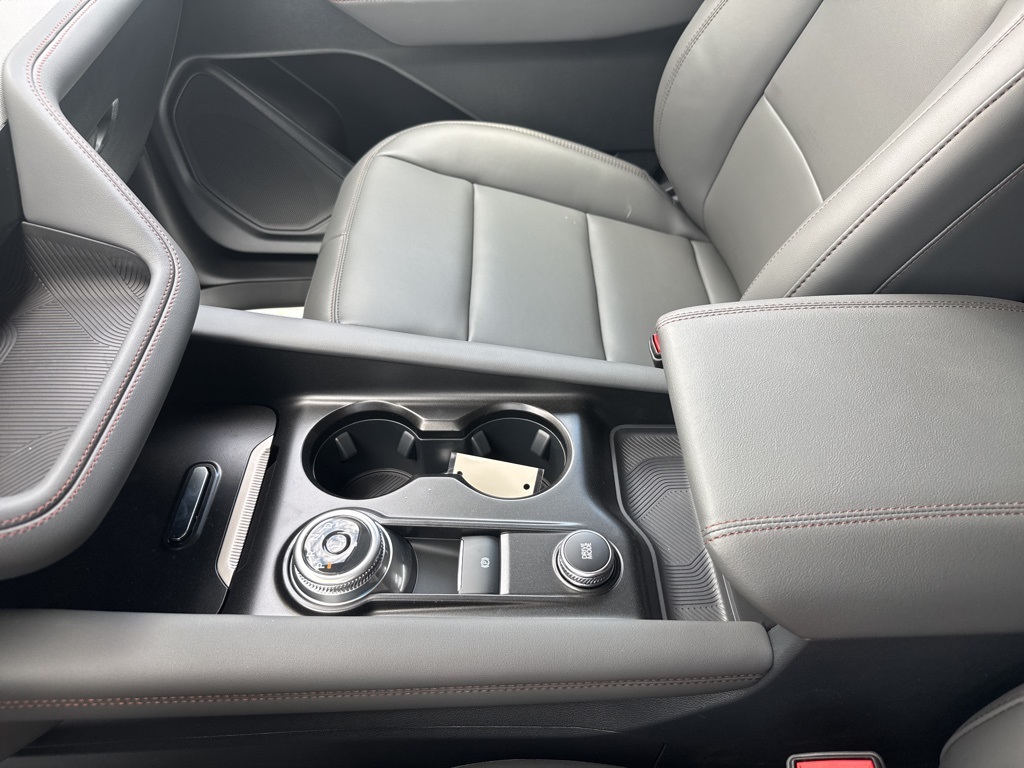2025 Ford Explorer photo 34