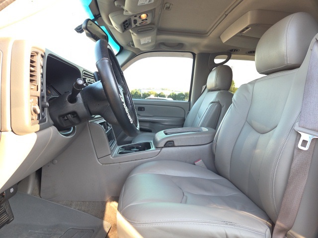 2005 Chevrolet Tahoe LT photo 9