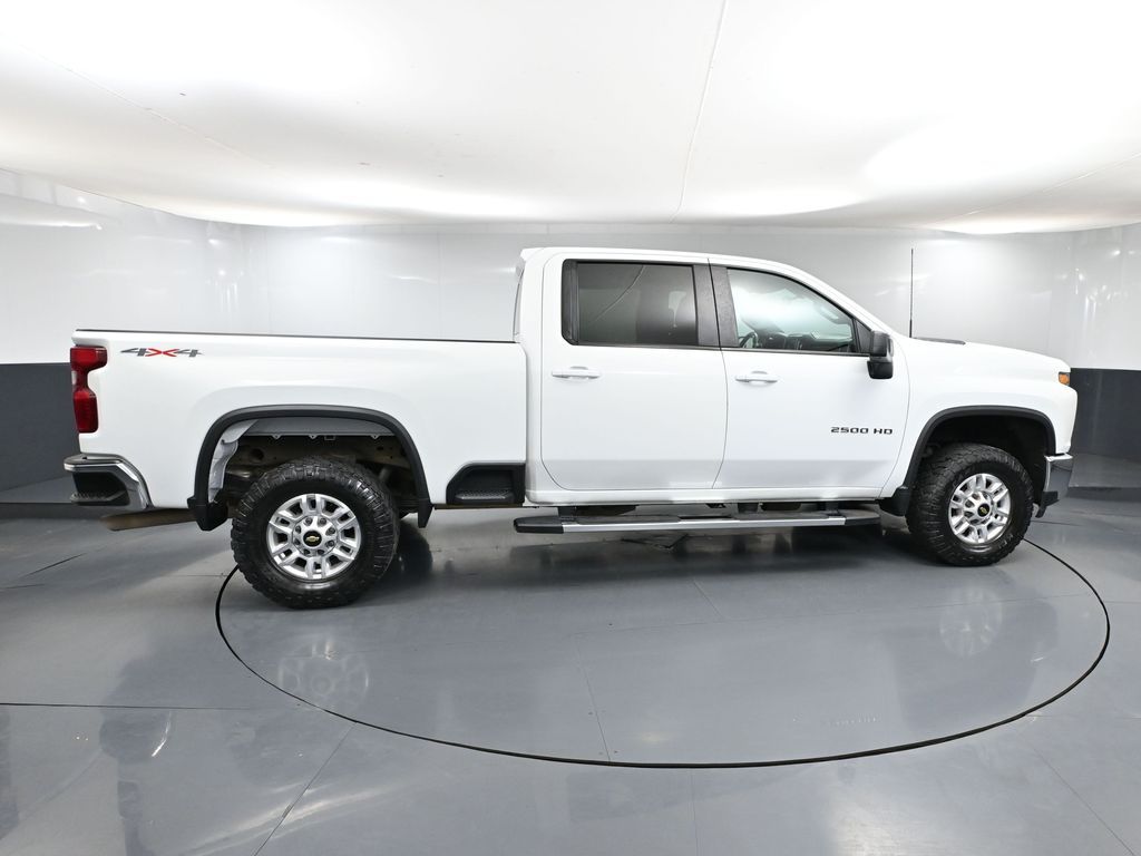 2022 Chevrolet Silverado 2500HD LT photo 2