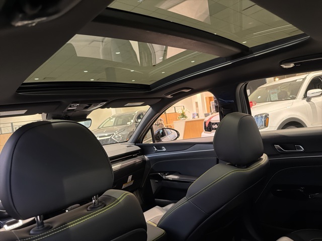 2026 Kia K5 GT photo 8