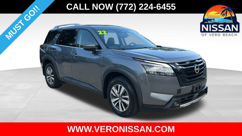 2022 Nissan Pathfinder SL