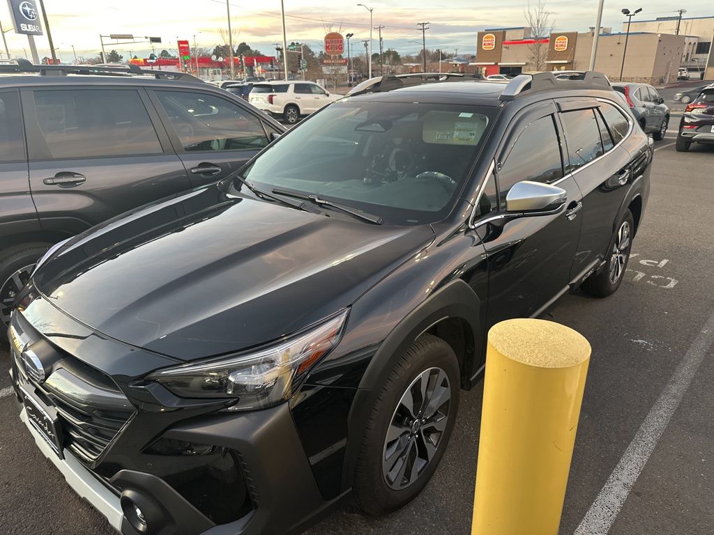 2025 Subaru Outback Touring's photo