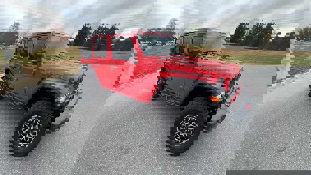2024 Jeep Wrangler Rubicon photo 2