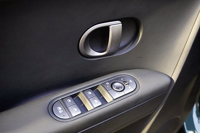 Used 2025 Green Hyundai SEL image 27