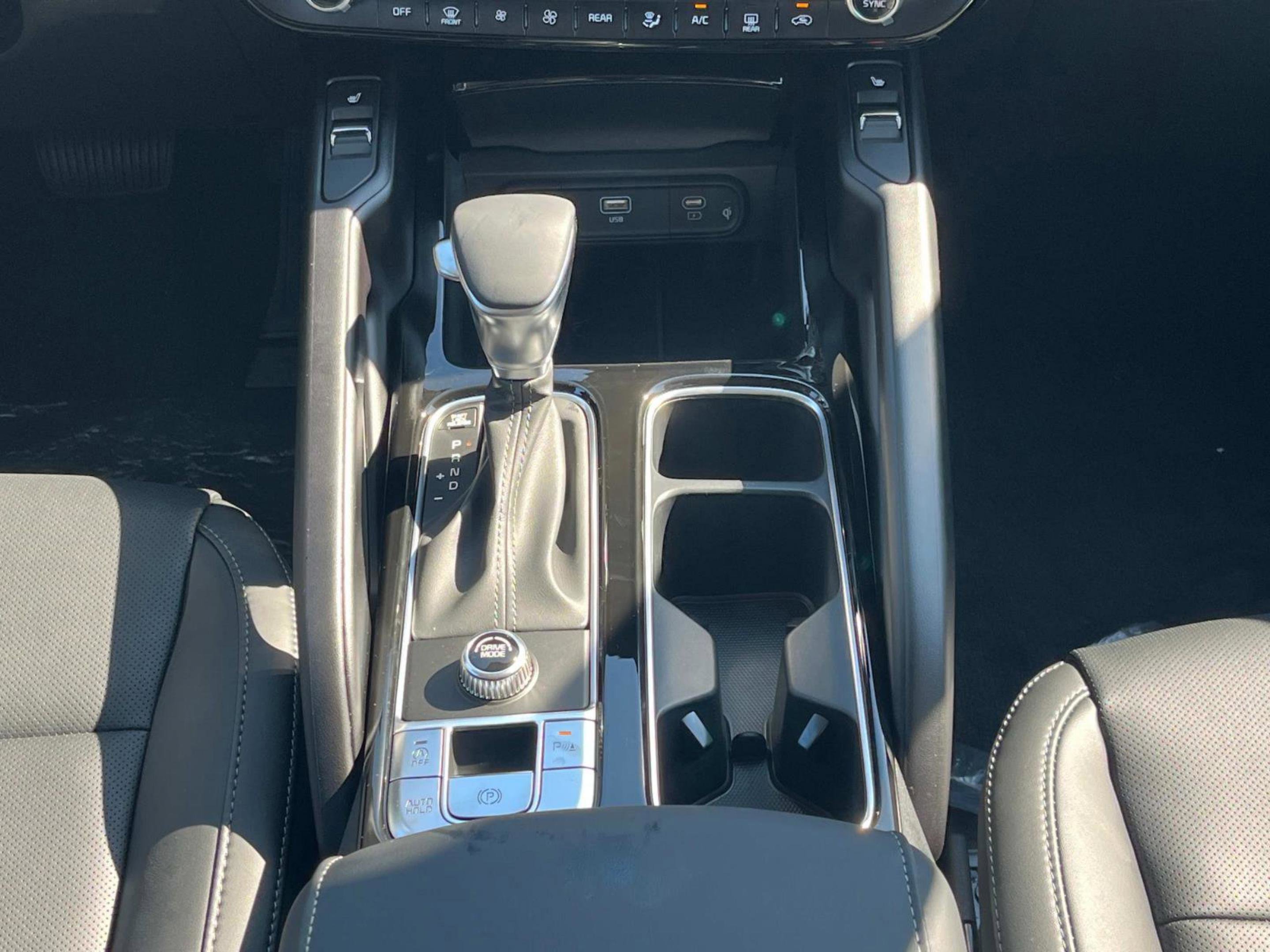 2025 Kia Telluride S photo 13