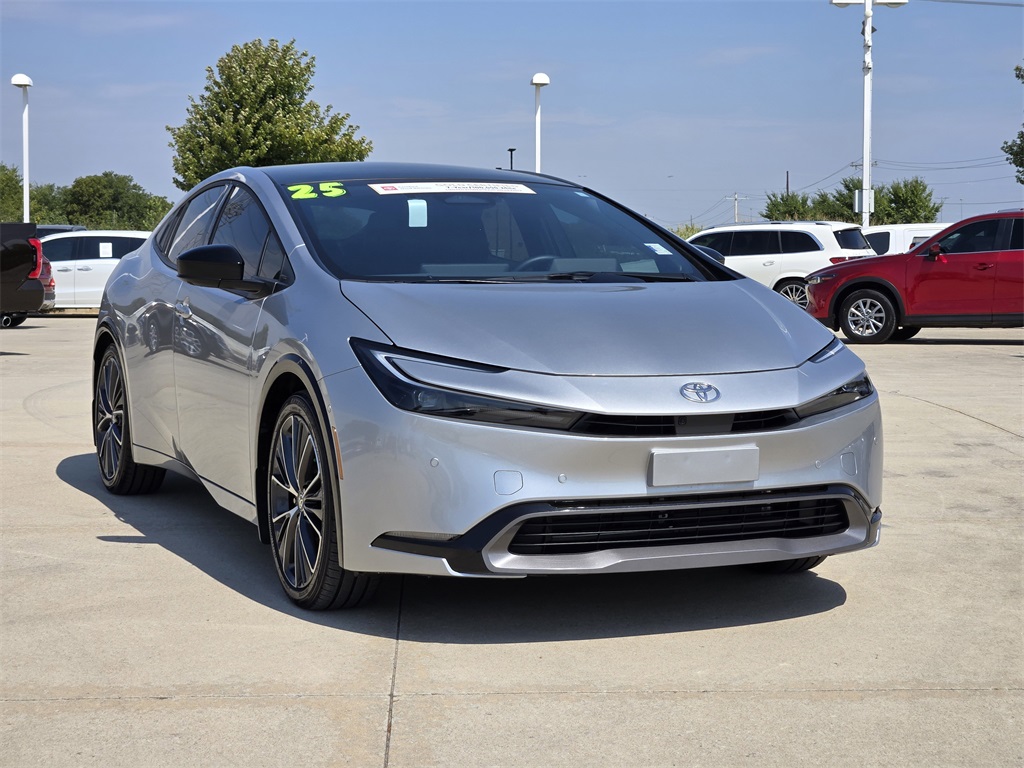 2025 Toyota Prius Limited photo 3
