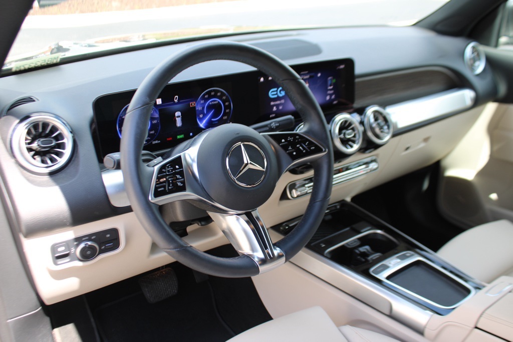 2024 Mercedes Benz EQB 250+ photo 4