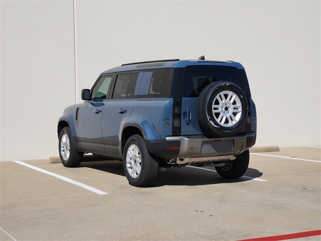 2026 Land Rover Defender 110 S photo 3