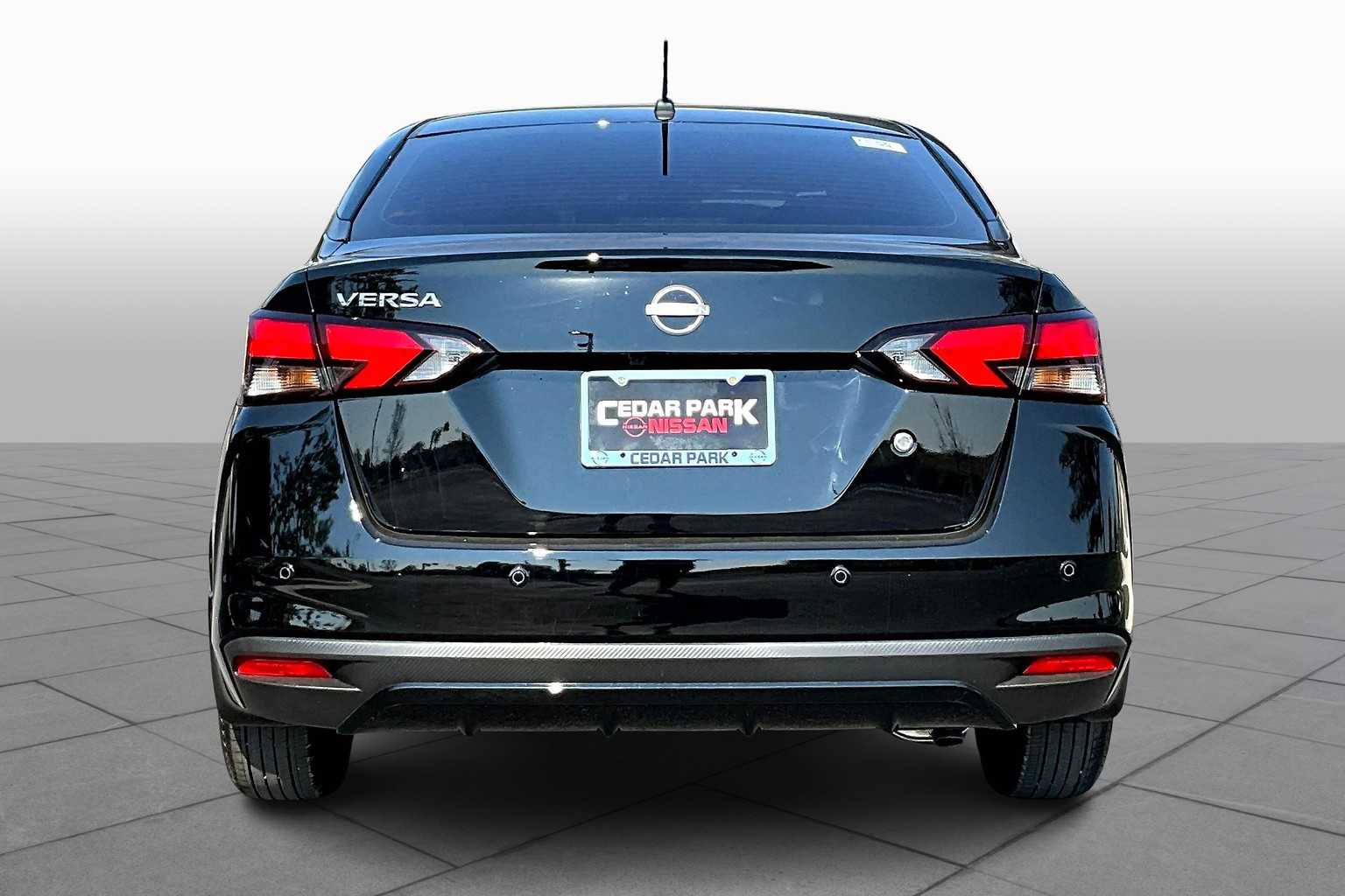 2025 Nissan Versa S photo 4