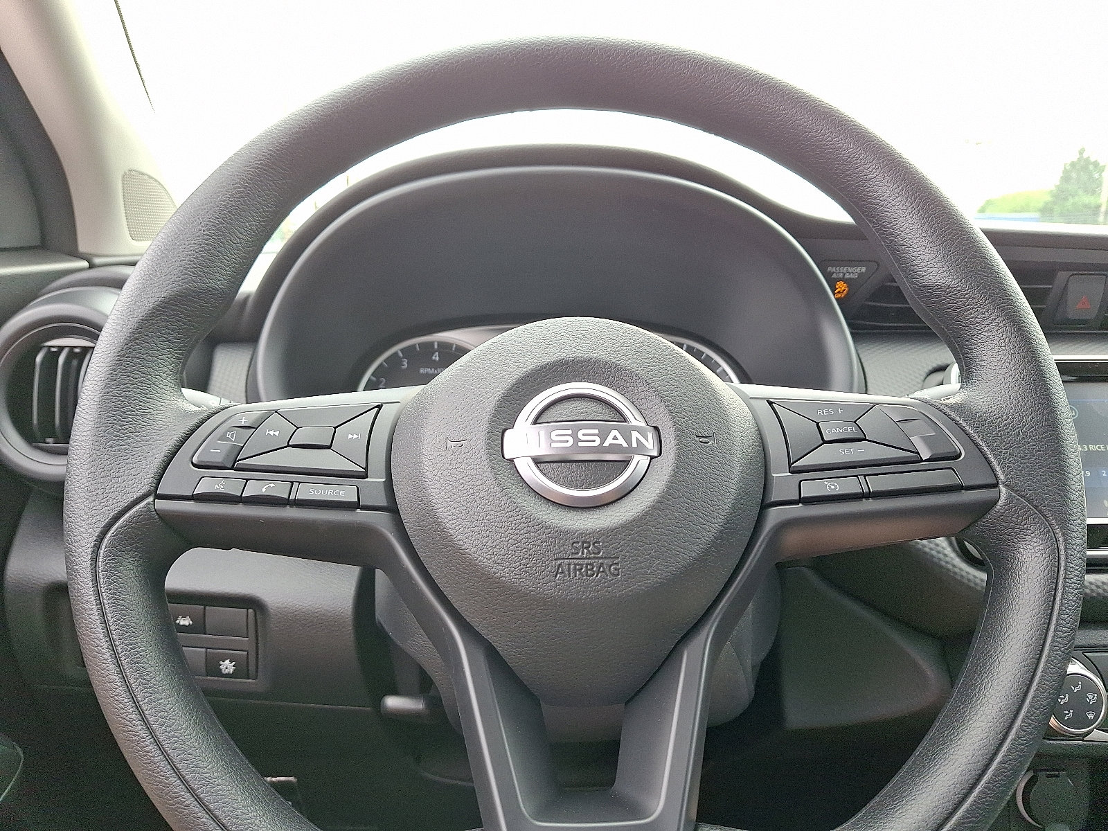 2025 Nissan Kicks Play S photo 13