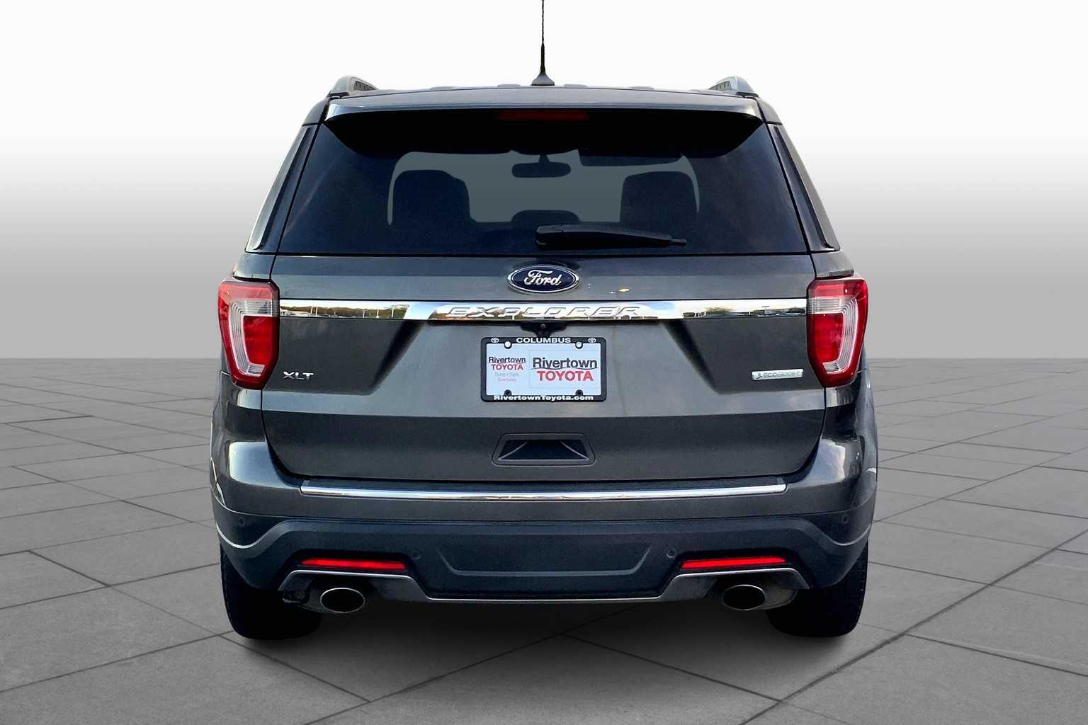 2018 Ford Explorer XLT photo 4
