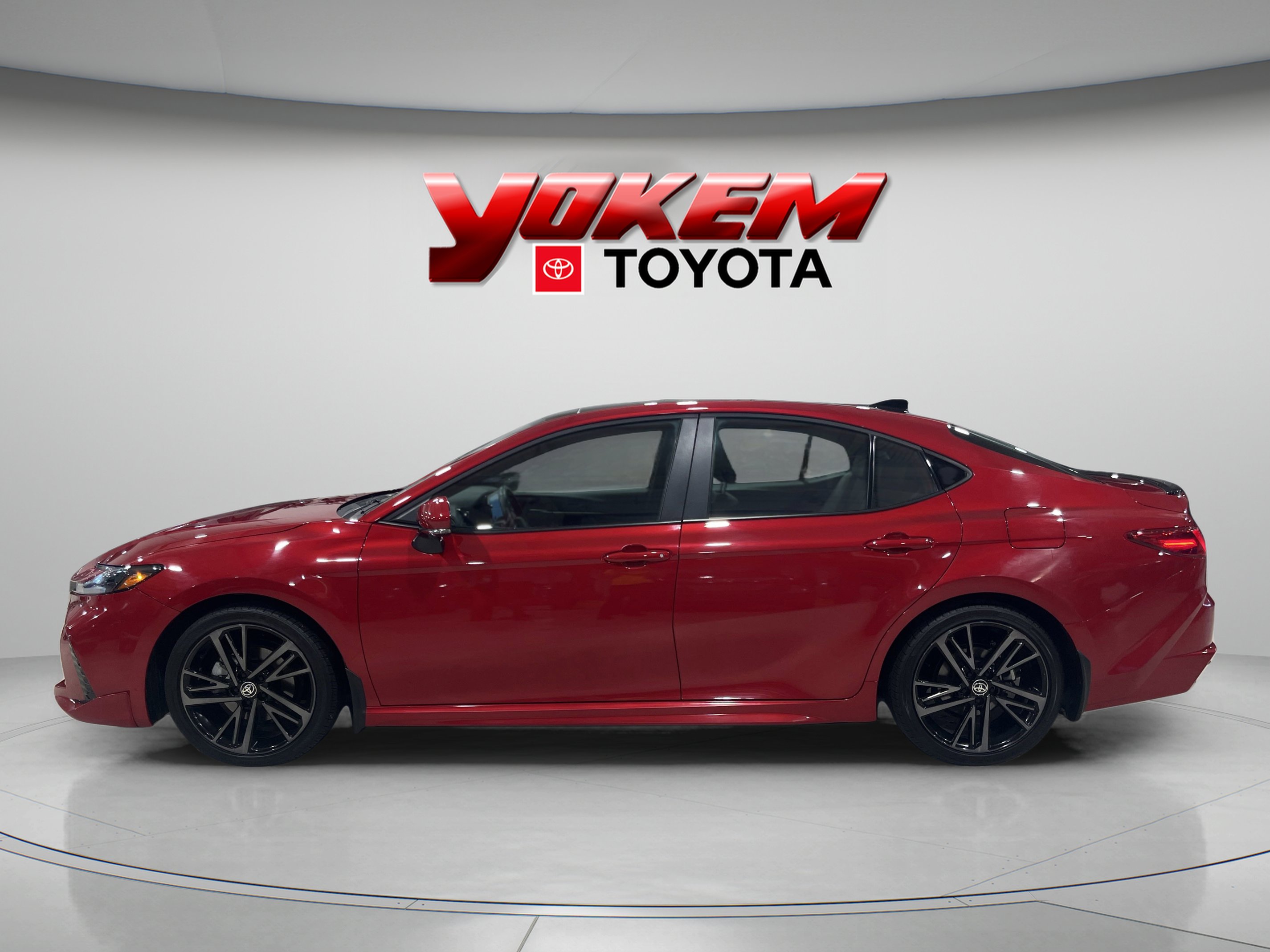 2025 Toyota Camry LE photo 2