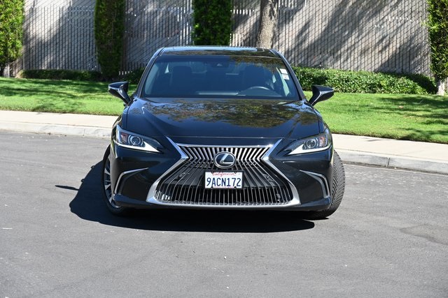 2019 Lexus ES 350 photo 2