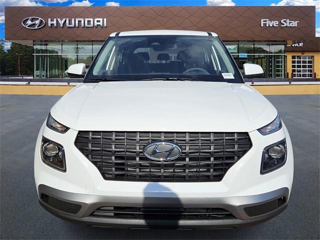 2026 Hyundai Venue SE photo 2
