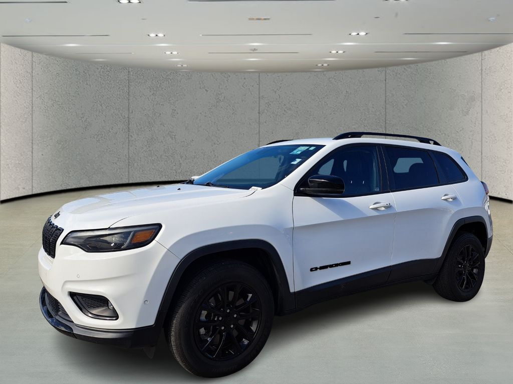 2023 Jeep Cherokee Altitude Lux's photo