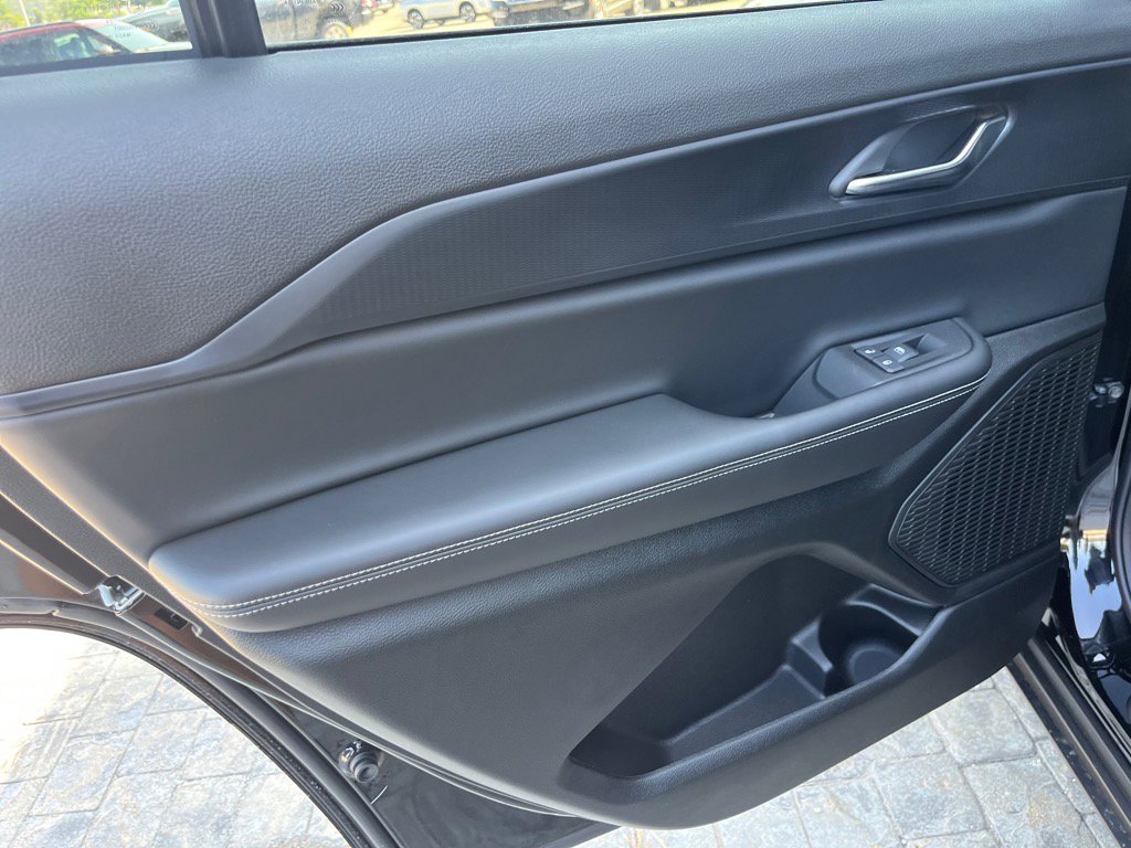 2025 Jeep Grand Cherokee Laredo Altitude photo 10