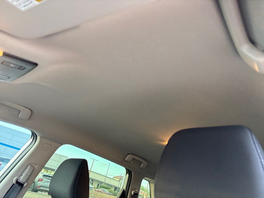 2024 Nissan Rogue SV photo 7
