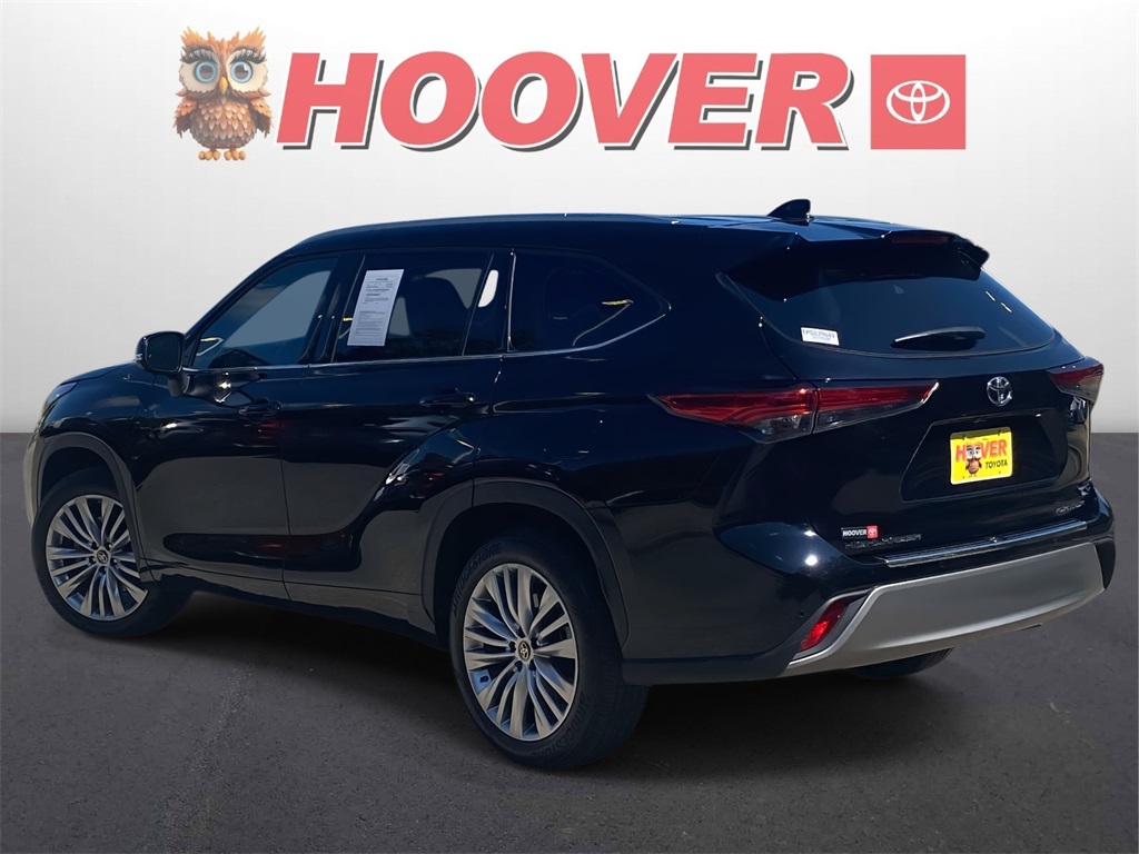 2023 Toyota Highlander Platinum photo 4