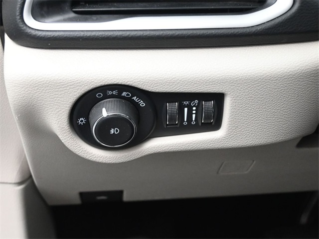 2022 Chrysler Pacifica Touring L photo 18