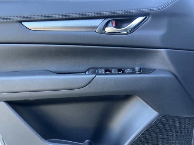 2025 Mazda CX-5 2.5 S Preferred photo 8
