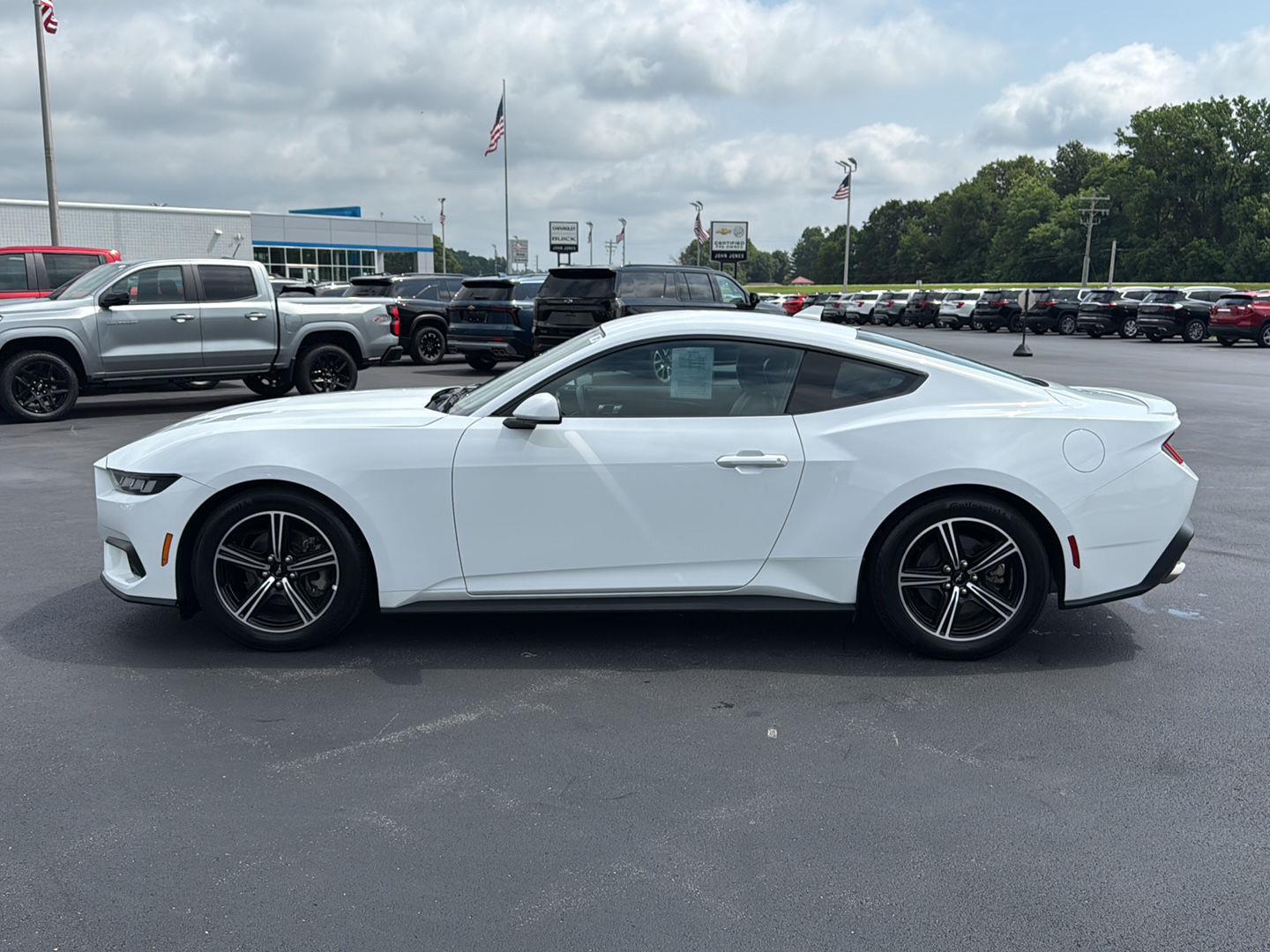 2024 Ford Mustang EcoBoost Premium photo 3