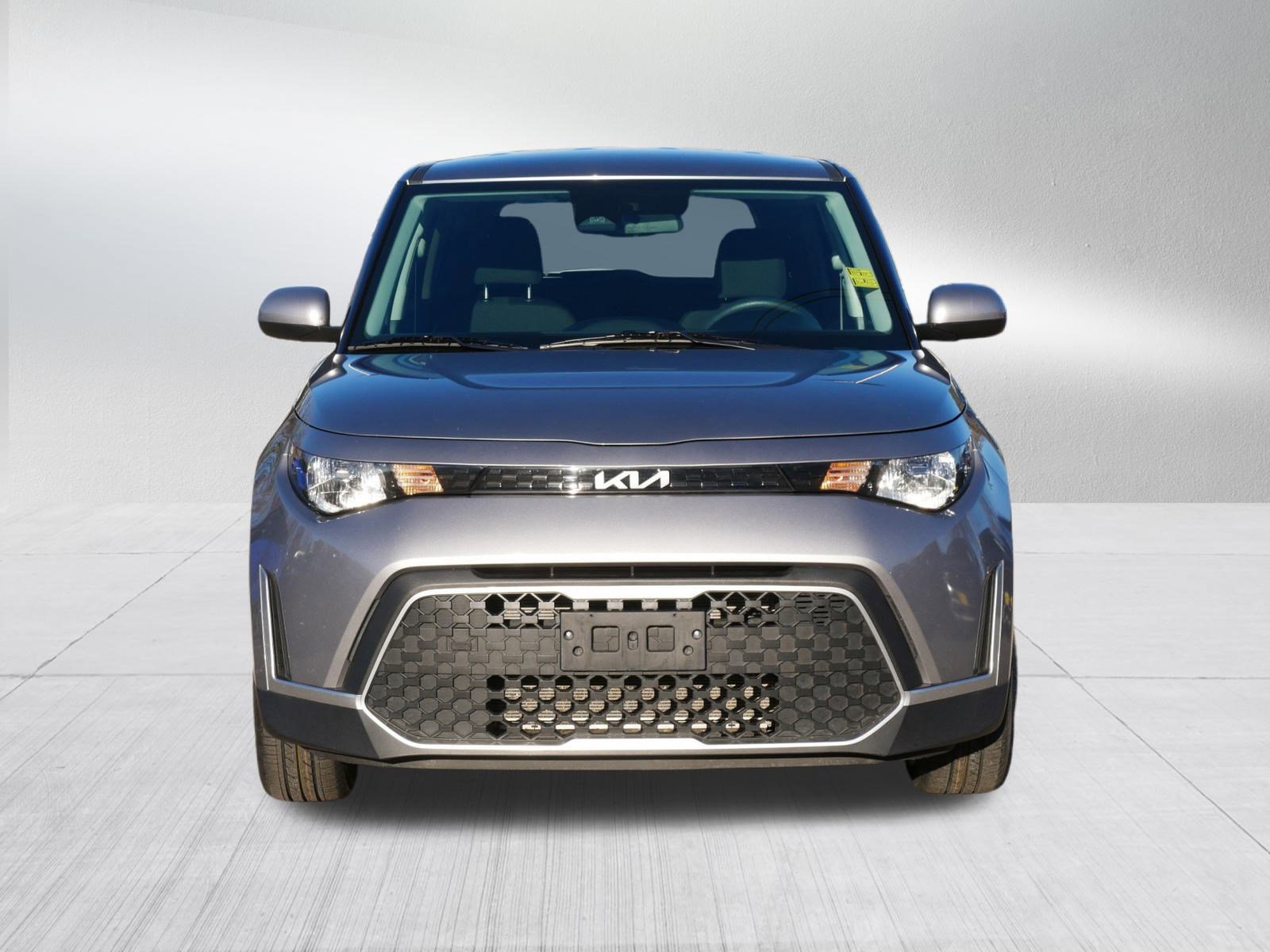 2024 Kia Soul LX photo 2