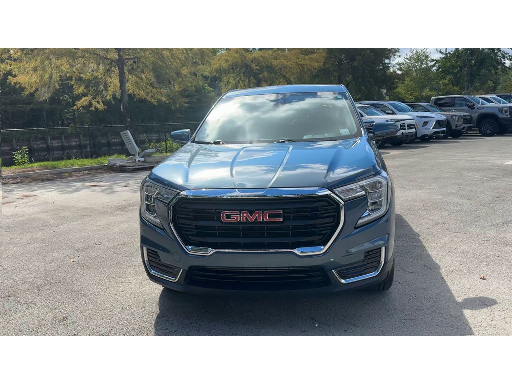 2024 Gmc Terrain SLE photo 3