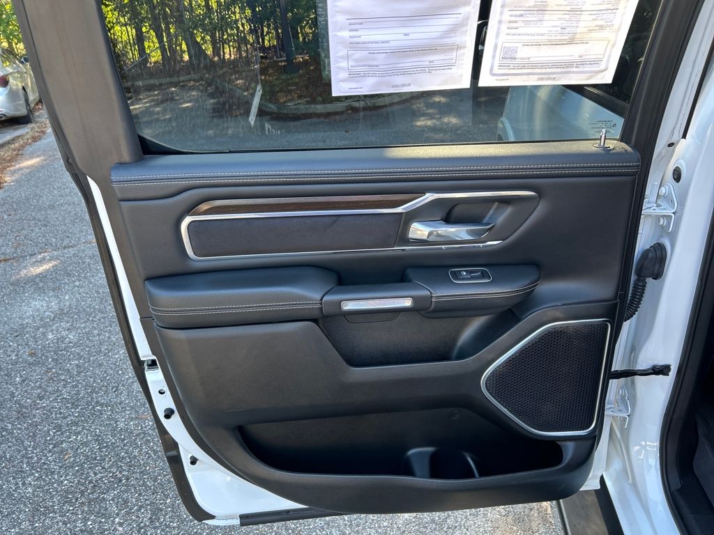 2022 Ram 1500 Laramie photo 24