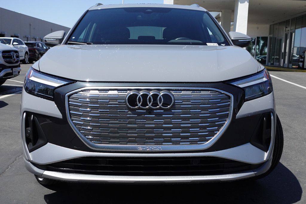 2024 Audi Q4 E-tron Premium photo 3