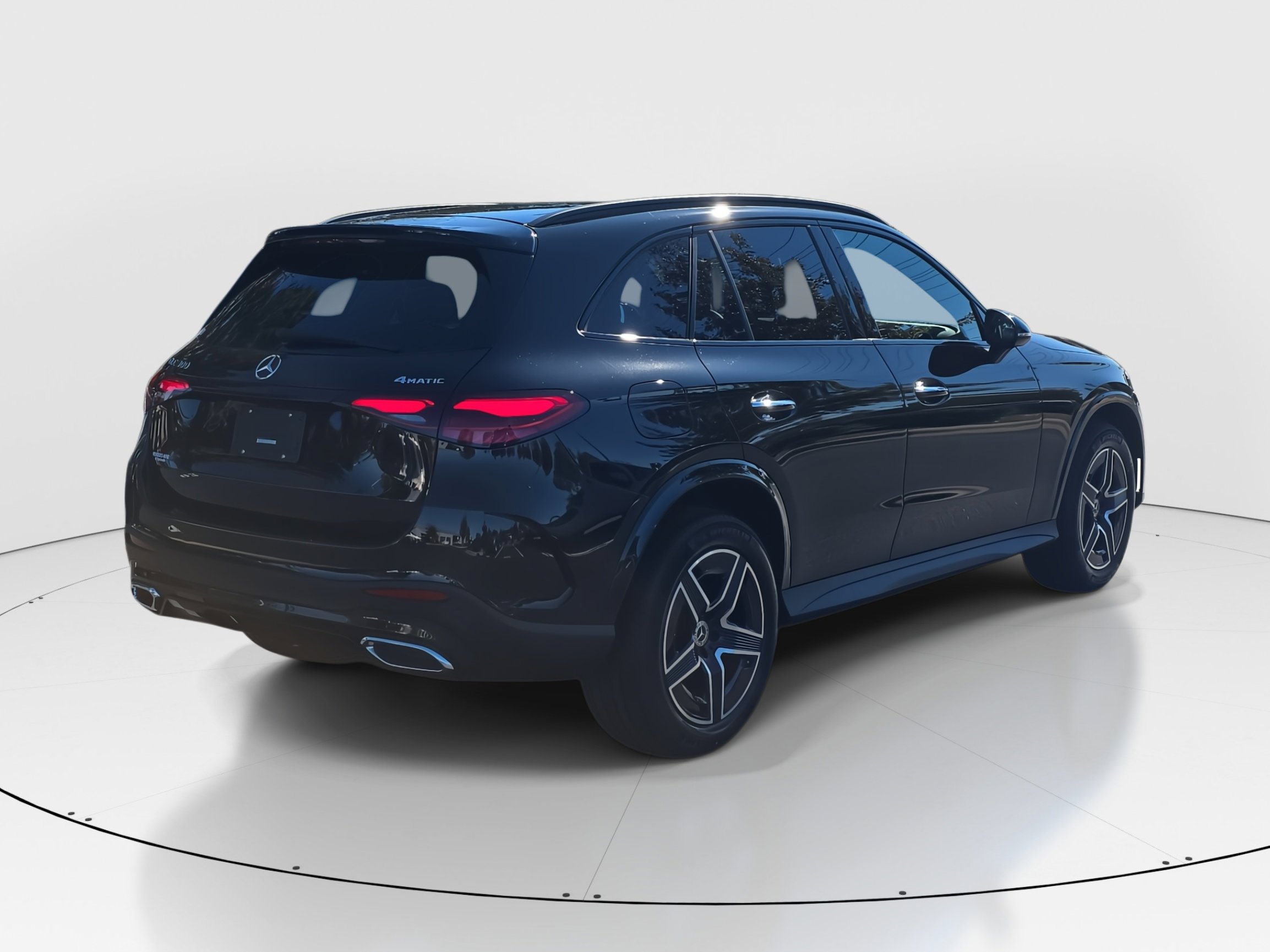 2026 Mercedes Benz GLC 300 4MATIC photo 2