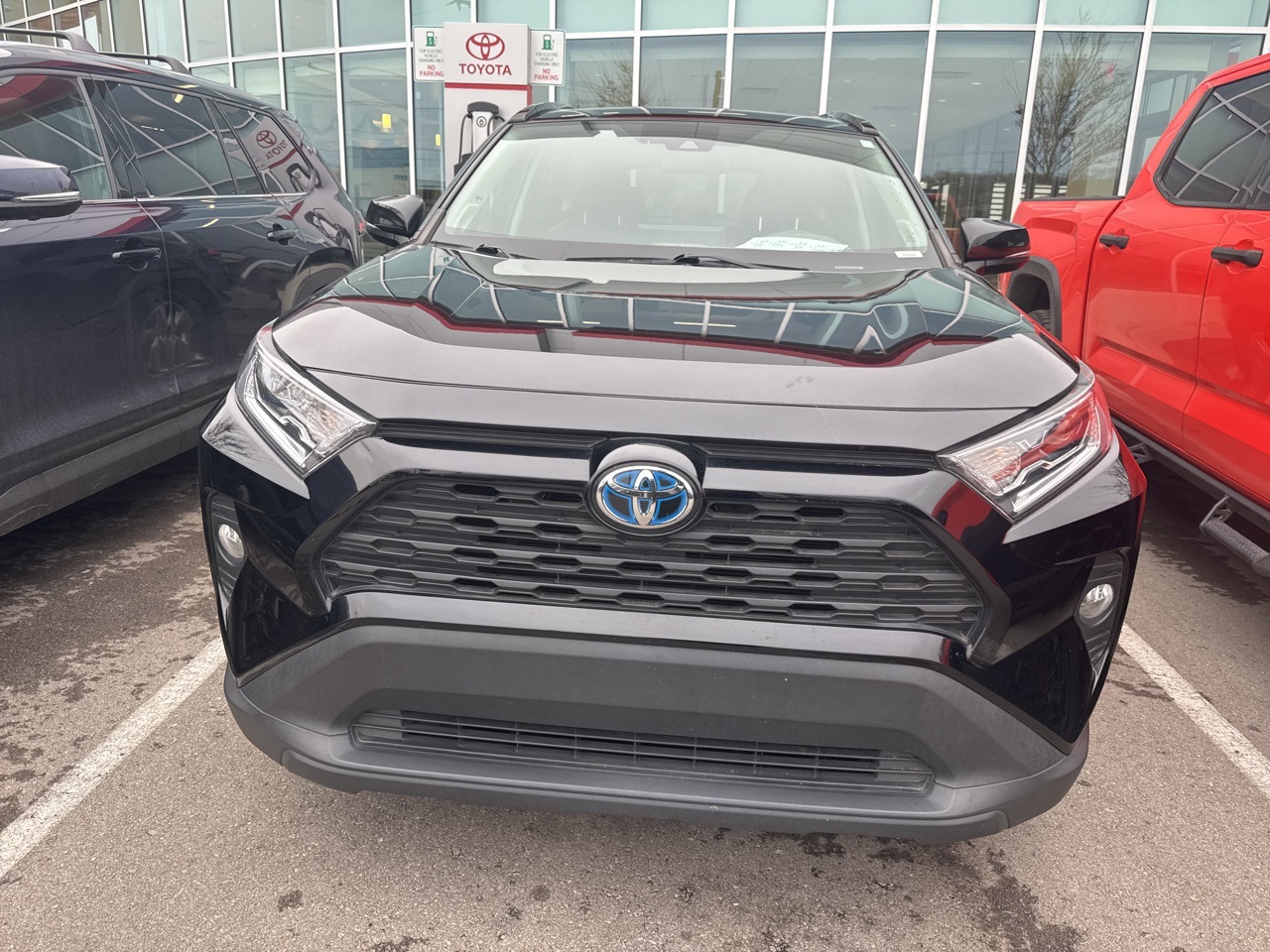 Used 2021 Toyota RAV4 XLE Premium with VIN 4T3B6RFV5MU063966 for sale in Northfield, Minnesota