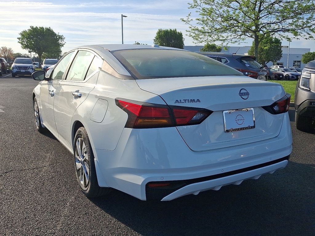 2025 Nissan Altima 2.5 S photo 3