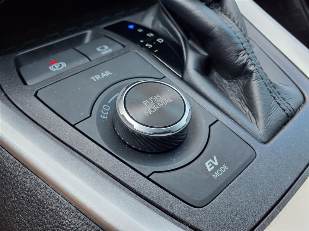 2022 Toyota RAV4 Hybrid LE photo 20