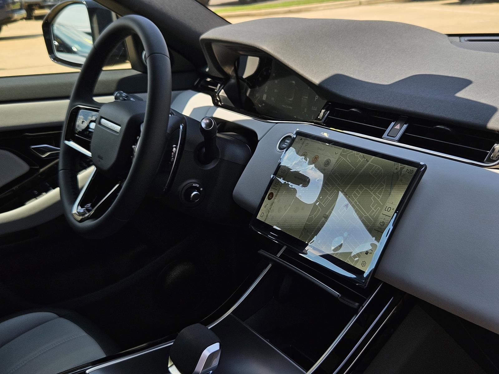2026 Land Rover Range Rover Evoque Dynamic SE photo 31