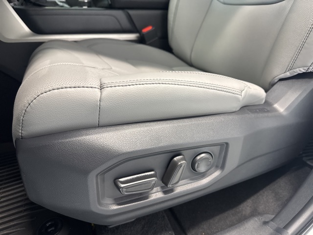 2026 Toyota Tundra SR5 photo 7