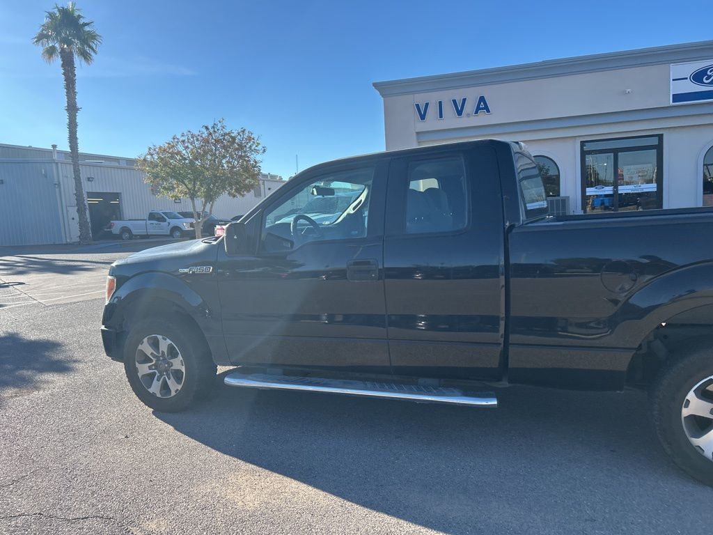 2014 Ford F-150 STX photo 17
