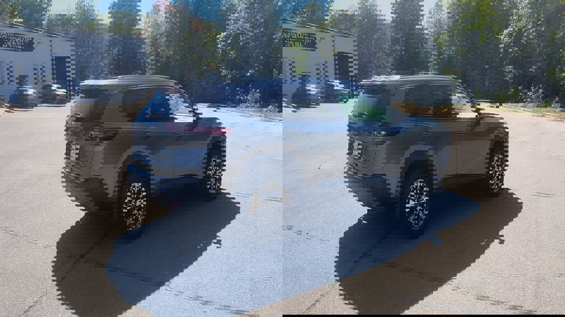 2023 Nissan Rogue SV photo 8
