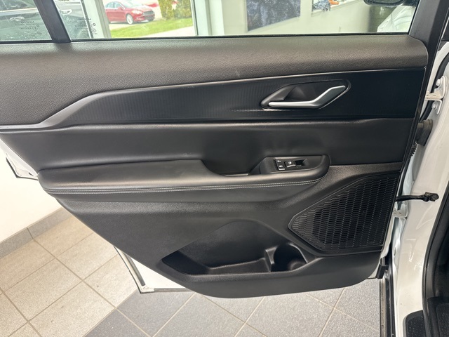 2023 Jeep Grand Cherokee Altitude photo 15