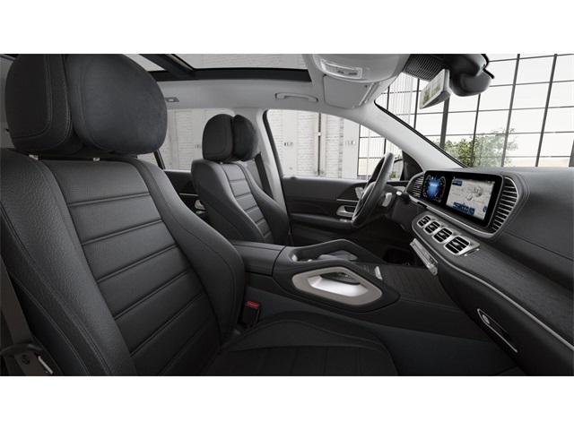 2026 Mercedes Benz GLS 450 4MATIC photo 3