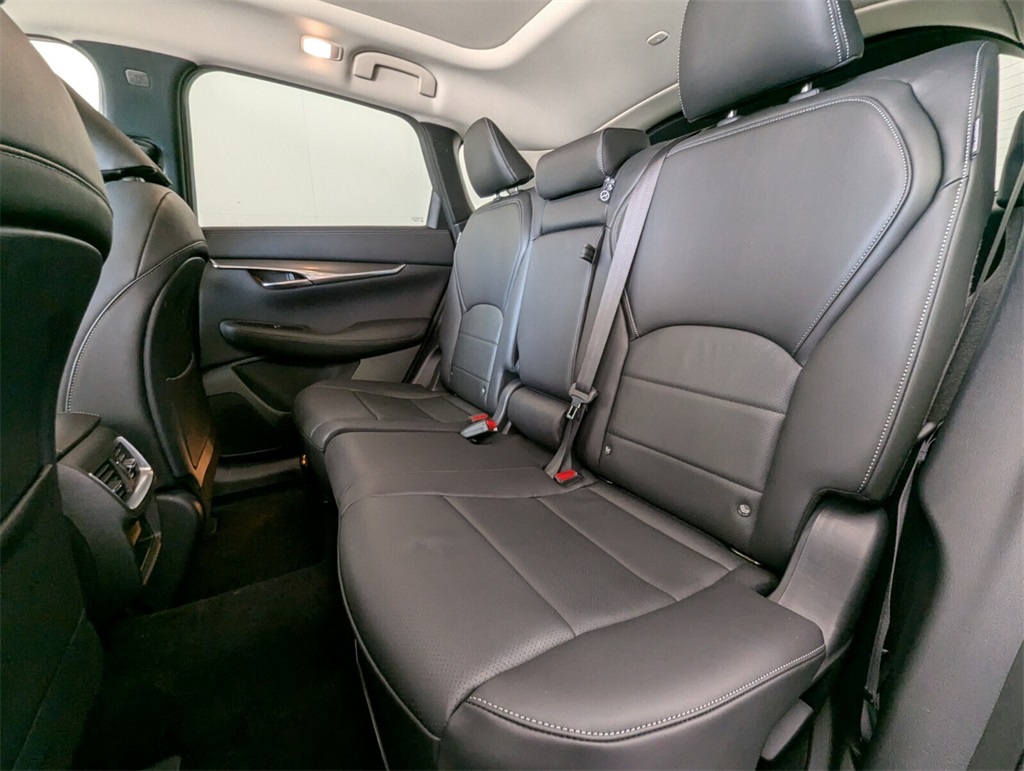 2025 Infiniti QX50 Luxe AWD photo 7