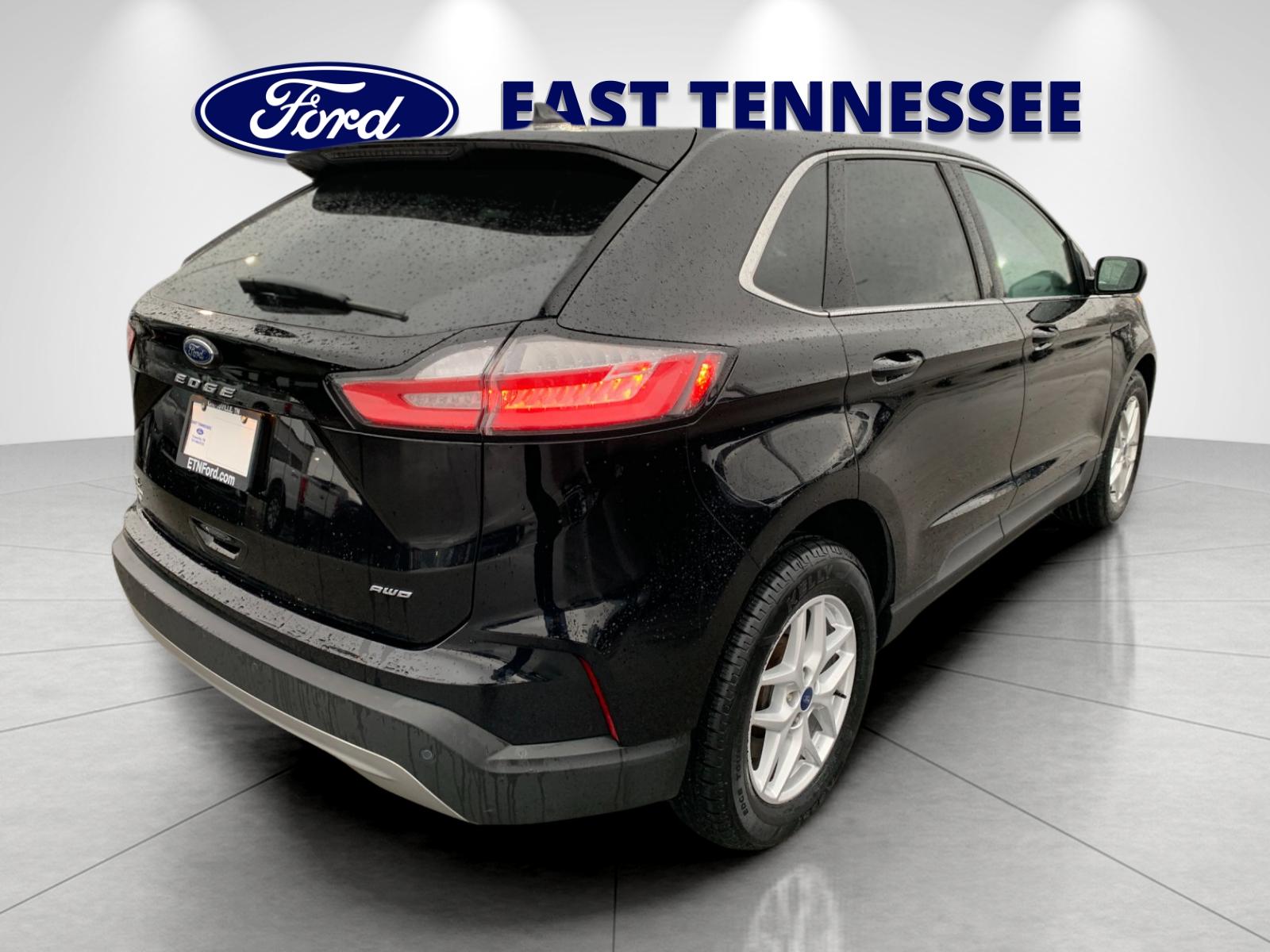 2022 Ford Edge SEL photo 3